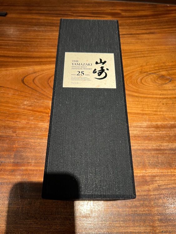 サントリー山崎25年（お酒）の商品画像 - 査定依頼日：2025年10月10日 - 最高査定価格：800,000円