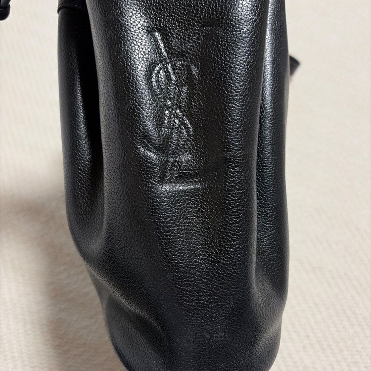 イブサンローラン　ショルダーバッグ（ブランドバッグ）の商品画像 - 査定依頼日：2025年10月10日 - 最高査定価格：36,000円