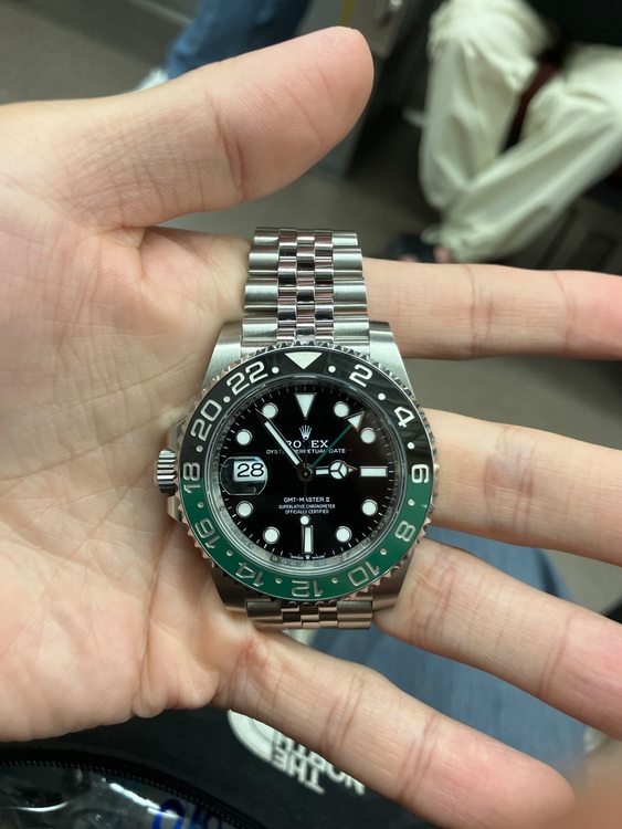 ロレックス GMTマスター （高級時計）の商品画像 - 査定依頼日：2025年9月28日 - 最高査定価格：2,570,000円