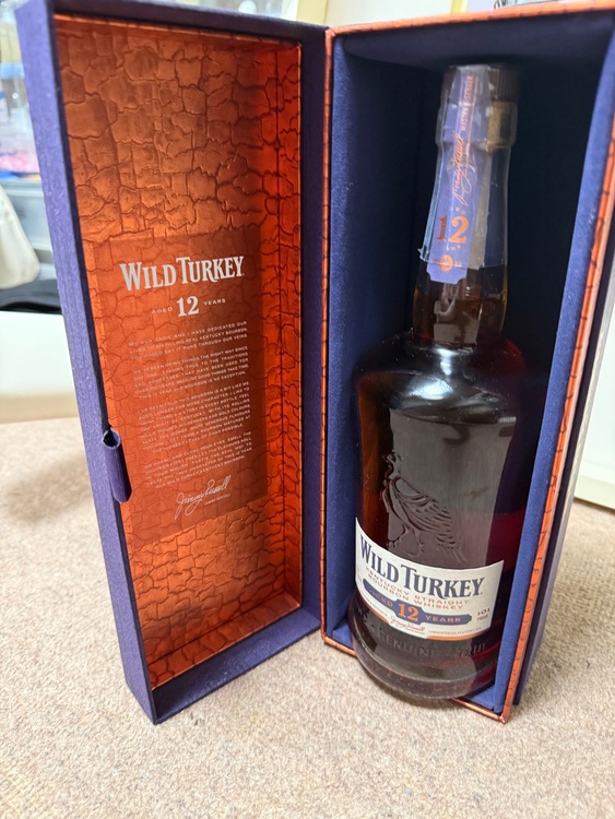 ウイスキー ワイルドターキー （お酒）の商品画像 - 査定依頼日：2025年8月15日 - 最高査定価格：10,000円