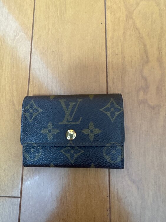 財布（ブランド財布・小物）の商品画像 - 査定依頼日：2025年5月18日 - 最高査定価格：1,500円