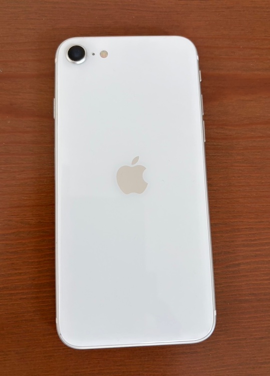 iPhone iPhone SE (第 2 世代) 64GB au（スマホ）の商品画像 - 査定依頼日：2026年6月18日 - 最高査定価格：11,000円