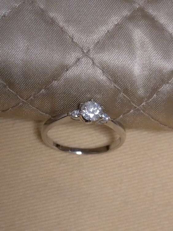 婚約指輪（宝石）の商品画像 - 査定依頼日：2025年10月19日 - 最高査定価格：200,000円