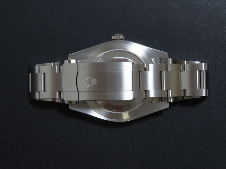 オイスターパーペチュアル41 ブライトブルー（高級時計）の商品画像 - 査定依頼日：2025年9月5日 - 最高査定価格：1,240,000円