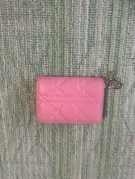 ディオールレディーディオールコインケース（ブランド財布・小物）の商品画像 - 査定依頼日：2025年1月25日 - 最高査定価格：14,000円