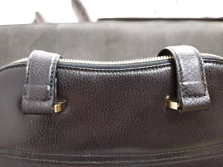 ショルダーバック（ブランドバッグ）の商品画像 - 査定依頼日：2025年3月25日 - 最高査定価格：10,000円