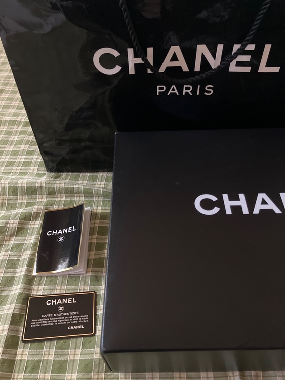 マトラッセ　ショルダー（ブランドバッグ）の商品画像 - 査定依頼日：2025年6月16日 - 最高査定価格：480,000円