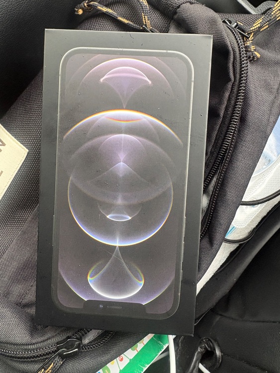 MGM93J/A（スマホ）の商品画像 - 査定依頼日：2025年10月16日 - 最高査定価格：32,000円