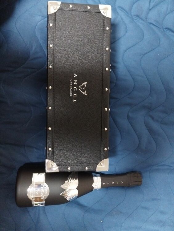 エンジェルブリュット（お酒）の商品画像 - 査定依頼日：2025年11月30日 - 最高査定価格：24,000円