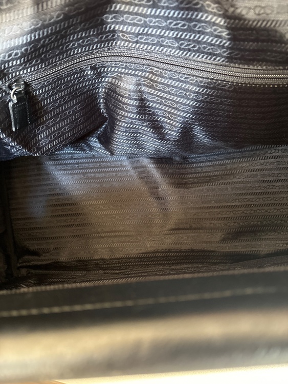 プラダ  （ブランドバッグ）の商品画像 - 査定依頼日：2026年2月2日 - 最高査定価格：40,000円