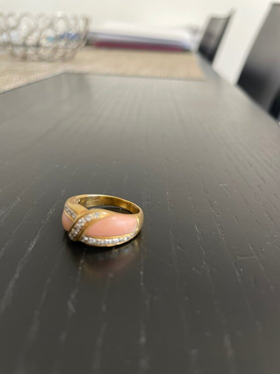 サンゴとメレダイヤのゴールドのリング（宝石）の商品画像 - 査定依頼日：2024年2月27日 - 最高査定価格：80,000円