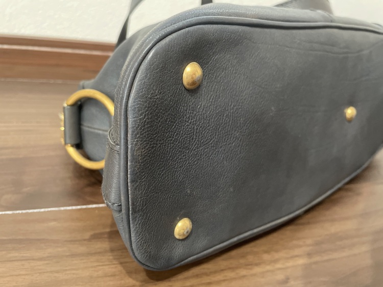 イブサンローラン  （ブランドバッグ）の商品画像 - 査定依頼日：2025年10月3日 - 最高査定価格：35,000円