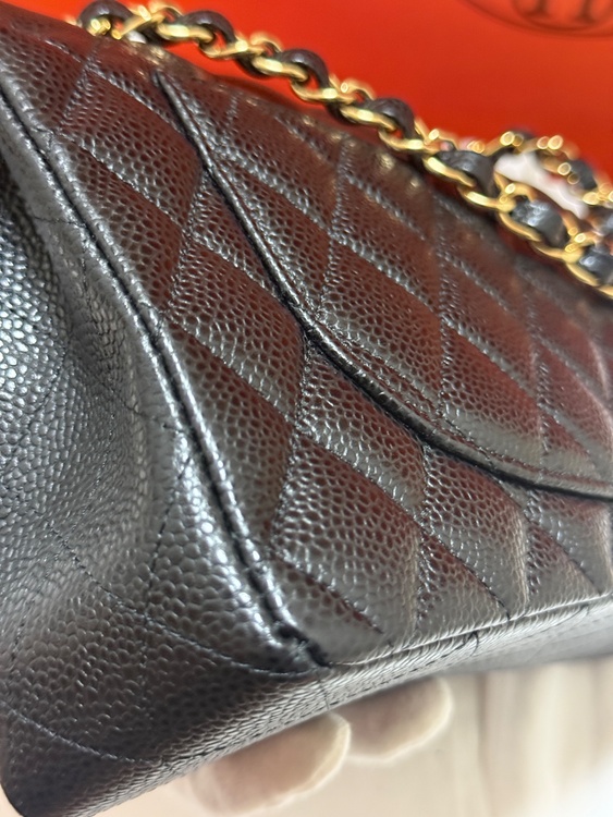 CHANEL キャビアスキン マトラッセ チェーンショルダーバッグ　スモール（ブランドバッグ）の商品画像 - 査定依頼日：2026年7月24日 - 最高査定価格：830,000円