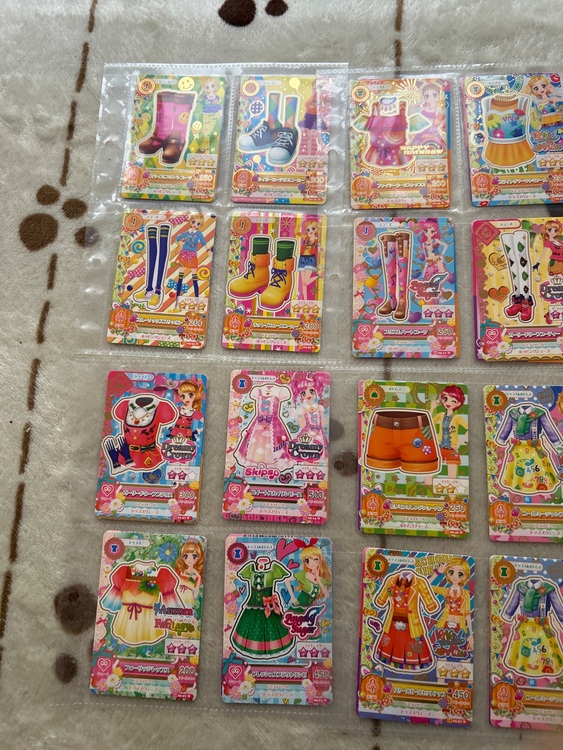 旧アイカツカード（トレカ）の商品画像 - 査定依頼日：2025年6月14日 - 最高査定価格：500円