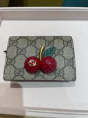 GUCCI さくらんぼミニ財布（ブランド財布・小物）の商品画像 - 査定依頼日：2022年8月18日 - 最高査定価格：20,000円
