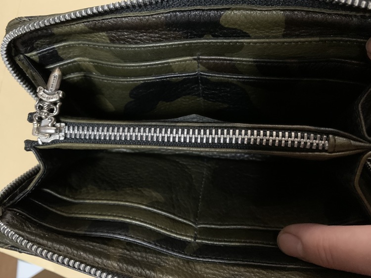 クロムハーツ　セメタリークロス　ラウンドファスナー　カモフラ（ブランド財布・小物）の商品画像 - 査定依頼日：2022年6月6日 - 最高査定価格：2,000円