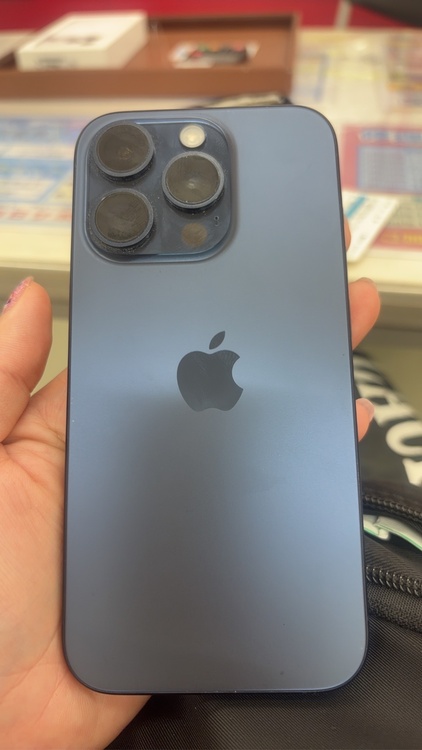 iPhone iPhone 15 Pro 128GB au（スマホ）の商品画像 - 査定依頼日：2026年6月19日 - 最高査定価格：67,000円