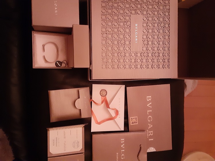 BVLGARI　ビーゼロワン　バングルブレスレット　１８Ｋ　イエローゴールド　（金・貴金属）の商品画像 - 査定依頼日：2021年7月17日 - 最高査定価格：350,000円