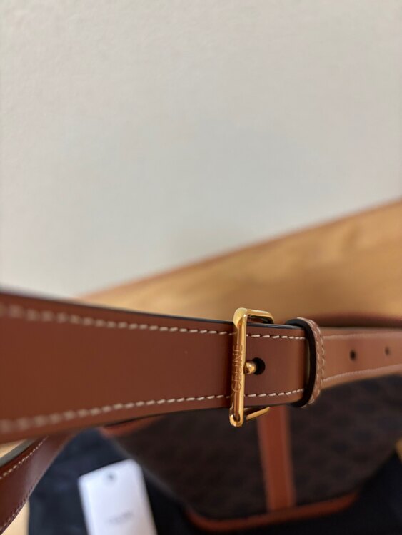 セリーヌ  （ブランドバッグ）の商品画像 - 査定依頼日：2025年2月23日 - 最高査定価格：140,000円