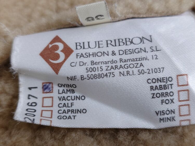 ブルーリボン社のムートンコート（古着・ファッション）の商品画像 - 査定依頼日：2025年10月25日 - 最高査定価格：1,000円