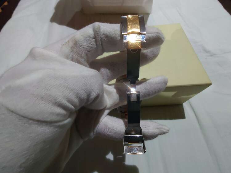 116523NR イエローシェル（高級時計）の商品画像 - 査定依頼日：2025年3月23日 - 最高査定価格：2,600,000円