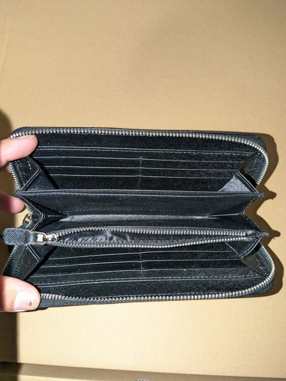 プラダ  （ブランドバッグ）の商品画像 - 査定依頼日：2025年10月24日 - 最高査定価格：35,000円