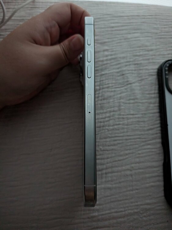 iPhone 16 Pro Max 256GB docomo（スマホ）の商品画像 - 査定依頼日：2026年4月20日 - 最高査定価格：129,000円