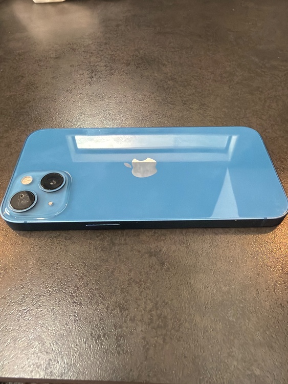 iPhone iPhone 13 128GB au（スマホ）の商品画像 - 査定依頼日：2026年7月17日 - 最高査定価格：34,000円