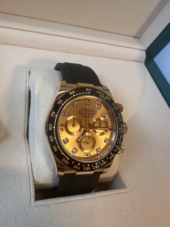 ロレックス デイトナ 116518l（高級時計）の商品画像 - 査定依頼日：2025年10月12日 - 最高査定価格：6,000,000円