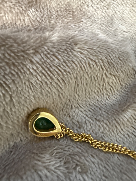 ネックレス（宝石）の商品画像 - 査定依頼日：2026年3月24日 - 最高査定価格：2,000,000円