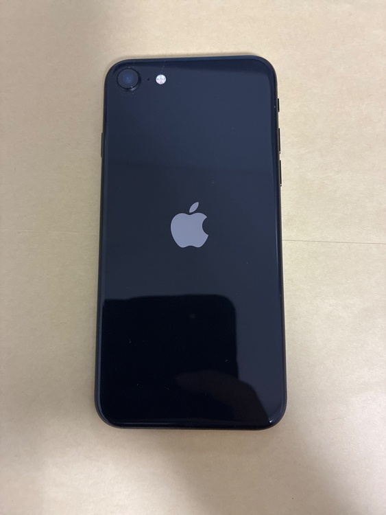 iPhone iPhoneSE 128GB au（スマホ）の商品画像 - 査定依頼日：2026年8月17日 - 最高査定価格：24,500円