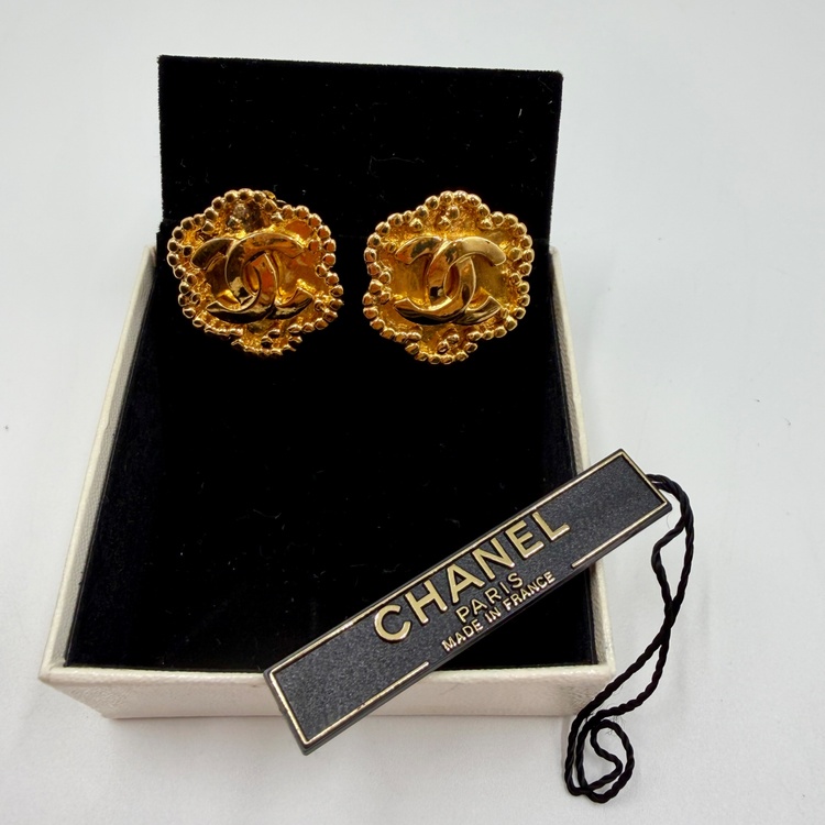 イヤリング（金・貴金属）の商品画像 - 査定依頼日：2026年10月2日 - 最高査定価格：30,000円