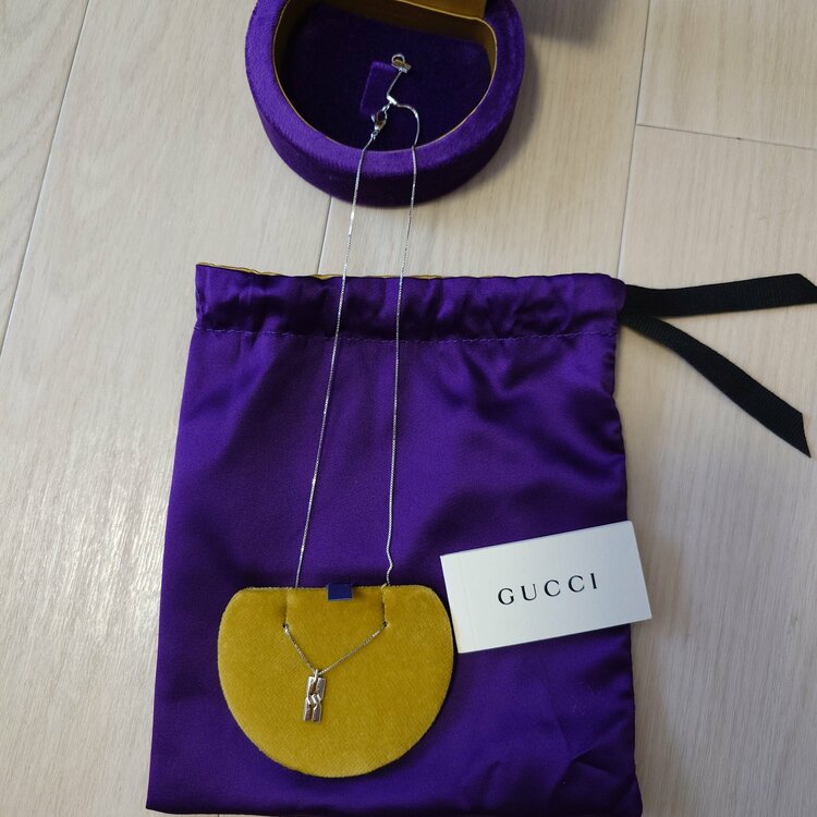 ホワイトゴールドネックレス 　インフィニティ（ブランド財布・小物）の商品画像 - 査定依頼日：2026年10月9日 - 最高査定価格：100,000円