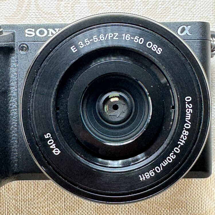 α6400（カメラ）の商品画像 - 査定依頼日：2025年10月21日 - 最高査定価格：70,000円