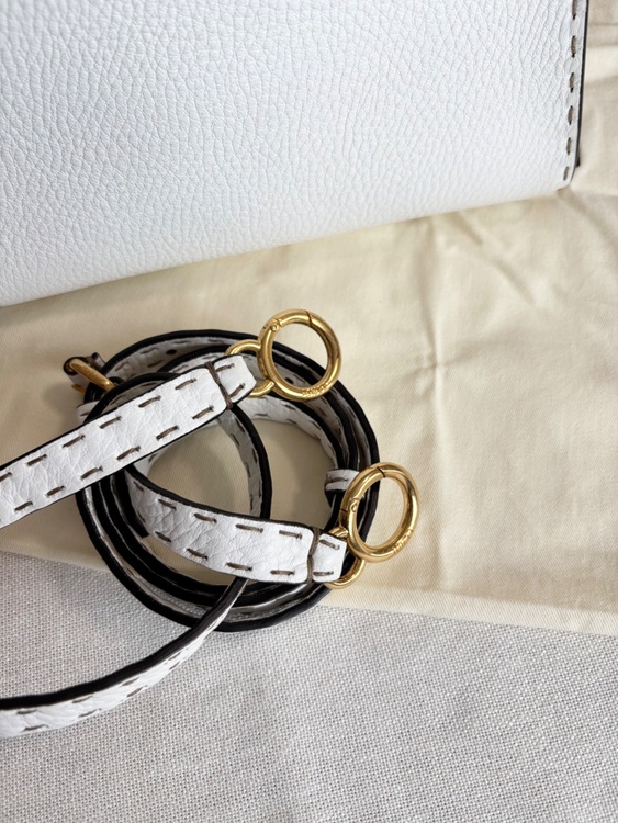 フェンディ  （ブランドバッグ）の商品画像 - 査定依頼日：2025年10月20日 - 最高査定価格：230,000円