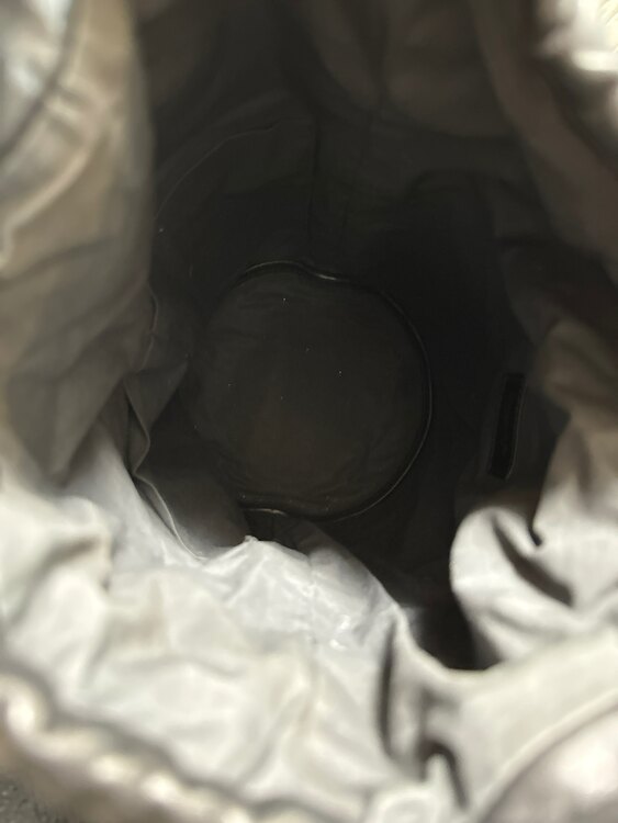 バックB04924937G（ブランドバッグ）の商品画像 - 査定依頼日：2025年3月31日 - 最高査定価格：50,000円