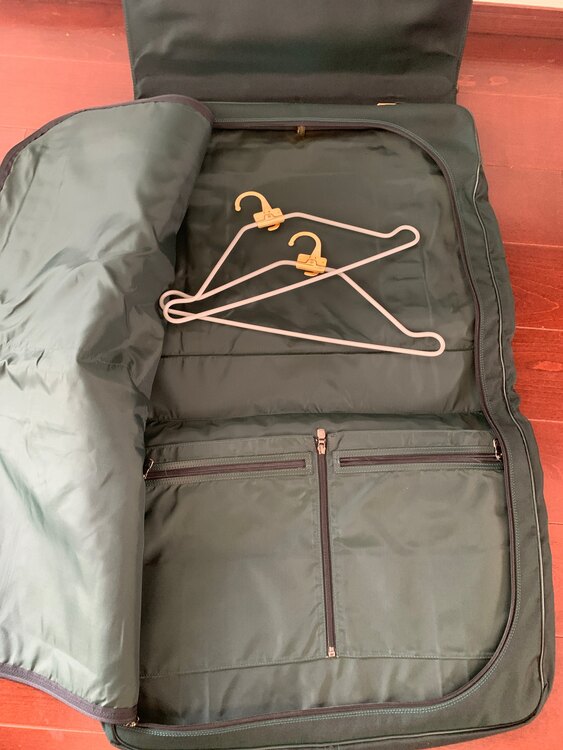 ルイヴィトン タイガ （ブランドバッグ）の商品画像 - 査定依頼日：2025年4月17日 - 最高査定価格：30,000円