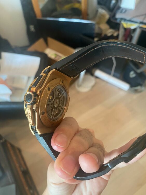 ウブロ ビックバン フェラーリモデル（高級時計）の商品画像 - 査定依頼日：2025年6月9日 - 最高査定価格：2,000,000円