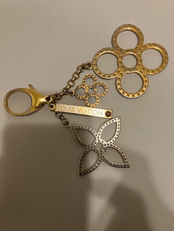 キーホルダー（ブランド財布・小物）の商品画像 - 査定依頼日：2025年7月27日 - 最高査定価格：10,000円