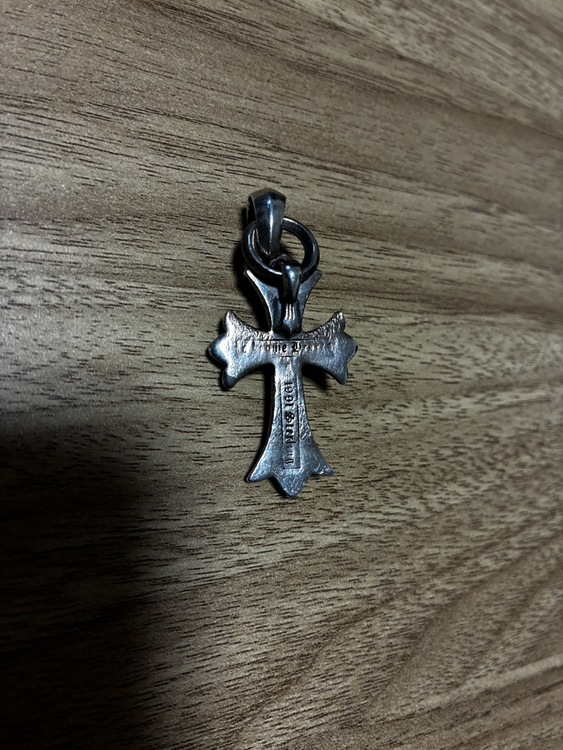 ベイル付きスモールクロスペンダント（古着・ファッション）の商品画像 - 査定依頼日：2025年12月8日 - 最高査定価格：100,000円