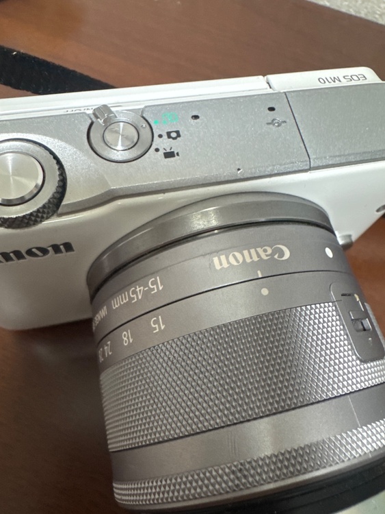 Eos m10（カメラ）の商品画像 - 査定依頼日：2026年4月10日 - 最高査定価格：36,000円