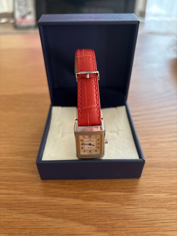 ジャガールクルト　レベルソ・クラシック・スモール（高級時計）の商品画像 - 査定依頼日：2025年5月15日 - 最高査定価格：550,000円