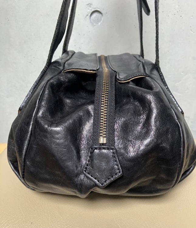 Vivienne Westwood レザーバッグ（ブランドバッグ）の商品画像 - 査定依頼日：2026年3月7日 - 最高査定価格：10,000円