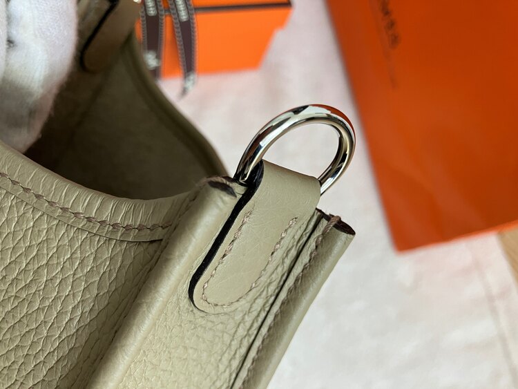 エルメス エブリン （ブランドバッグ）の商品画像 - 査定依頼日：2025年5月12日 - 最高査定価格：400,000円