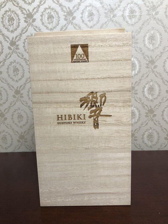 サントリー響100周年ボトル（お酒）の商品画像 - 査定依頼日：2025年1月28日 - 最高査定価格：67,000円