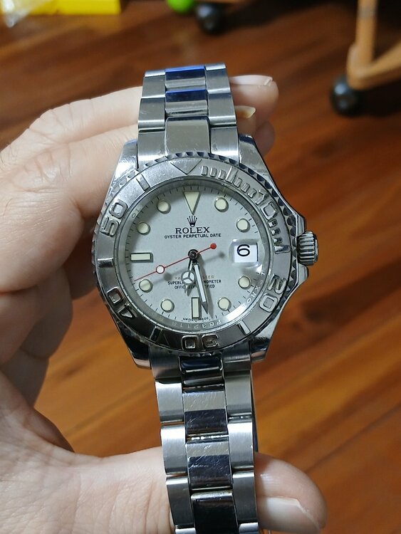 ロレックスヨットマスター（高級時計）の商品画像 - 査定依頼日：2025年12月6日 - 最高査定価格：1,200,000円