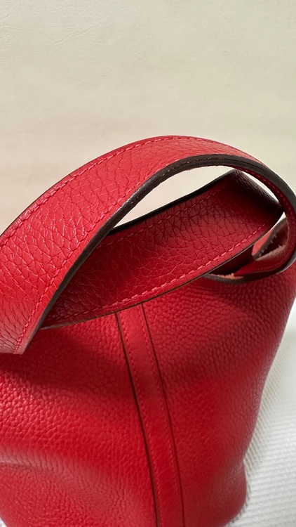 ピコタンロック18（ブランドバッグ）の商品画像 - 査定依頼日：2025年10月5日 - 最高査定価格：370,000円