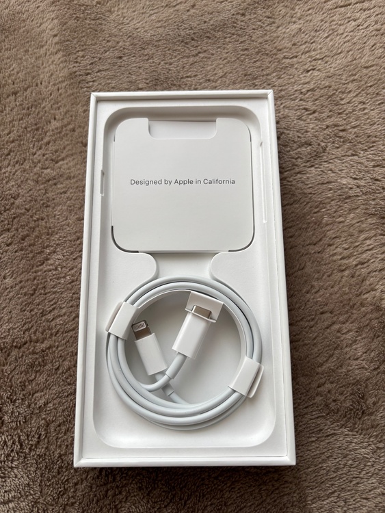 iPhone iPhoneSE 128GB SIMフリー（スマホ）の商品画像 - 査定依頼日：2026年5月24日 - 最高査定価格：18,000円