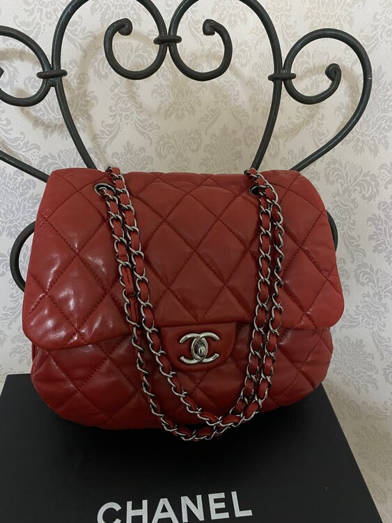 シャネル　ラムスキンマトラッセ　レッド（ブランドバッグ）の商品画像 - 査定依頼日：2024年5月4日