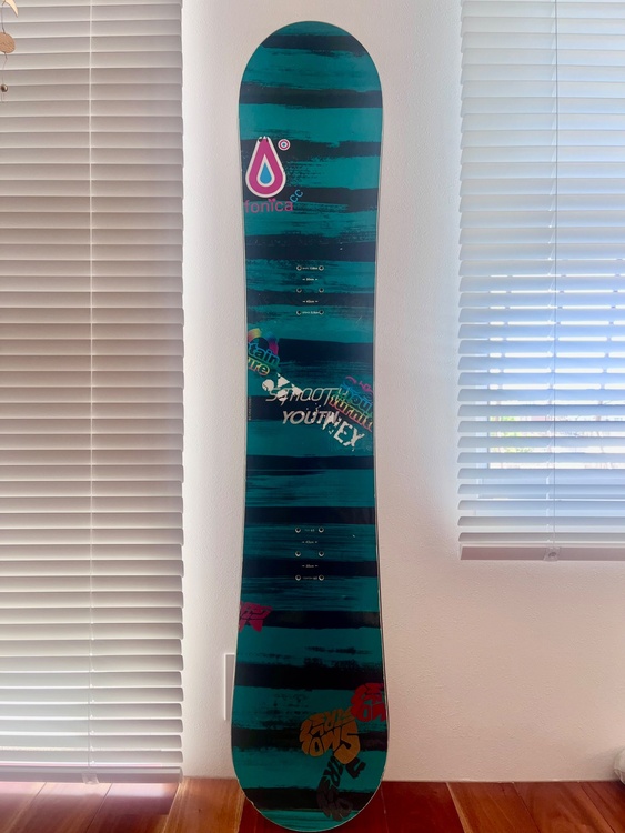 スノーボード（その他のスポーツ用品）の商品画像 - 査定依頼日：2026年4月13日 - 最高査定価格：1,000円